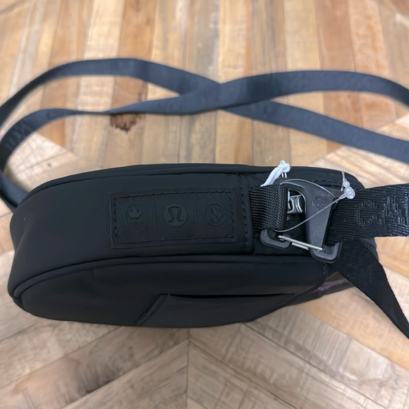 Lululemon Crossbody Bag - Picture 5 of 8